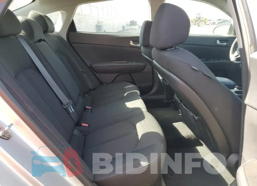 5XXGT4L32JG260211 Photo# 10