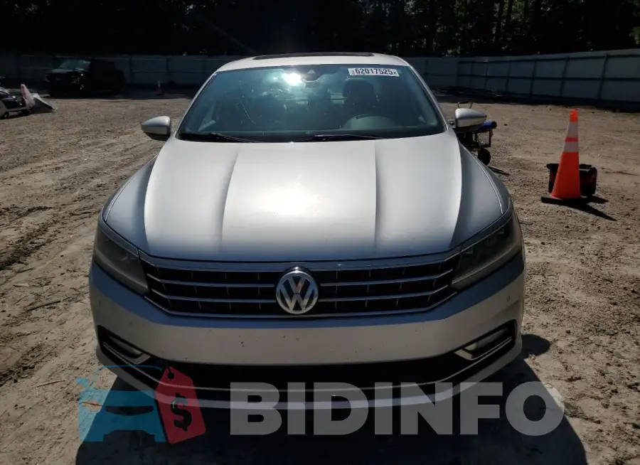 1VWCM7A34GC061764 Photo# 5