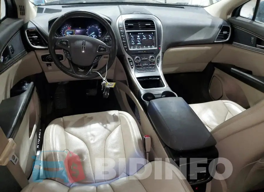 2LMTJ8LR7GBL75704 Photo# 8