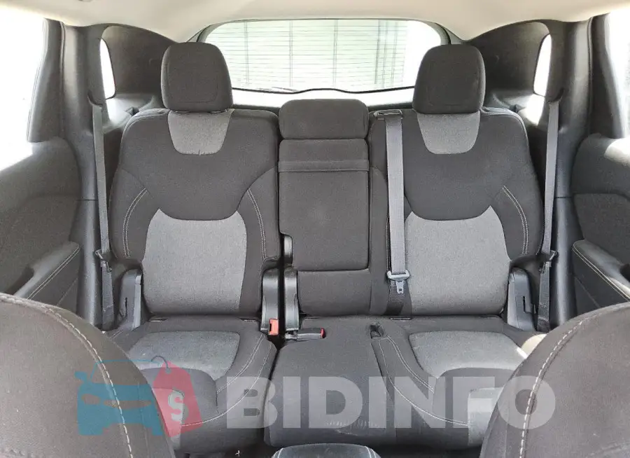 1C4PJLCB7JD604911 Photo# 10