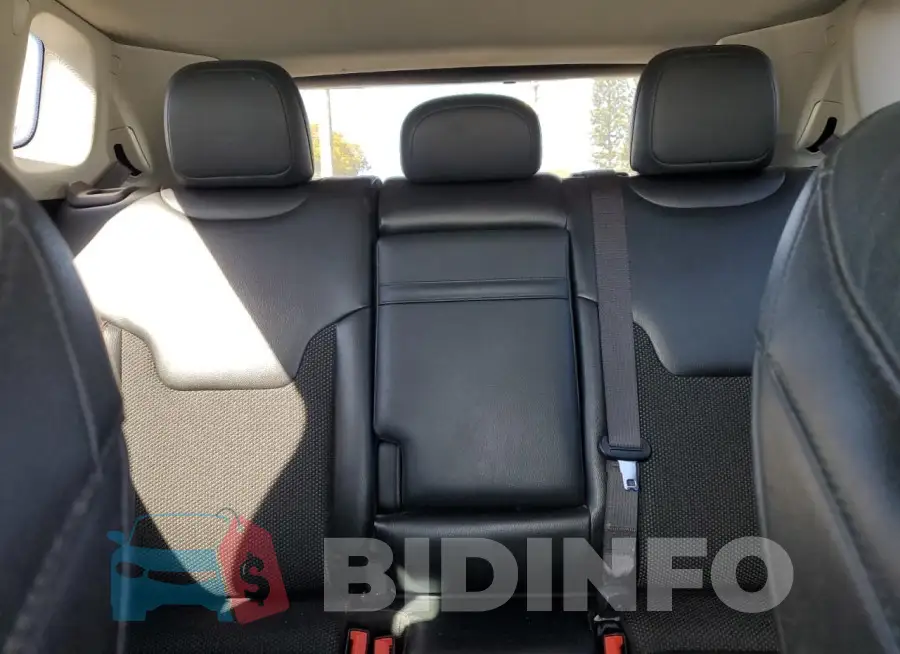 3C4NJDDB9LT106573 Photo# 10