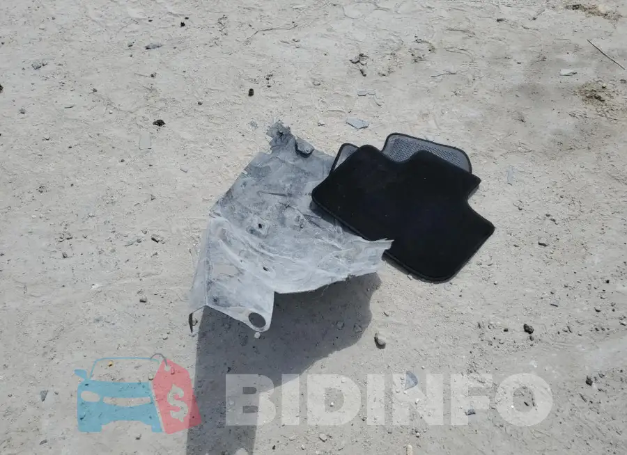 2C3CDXHG0PH530068 Photo# 12