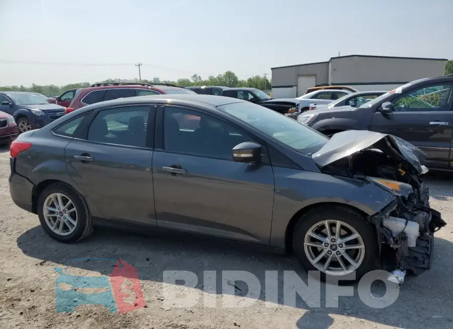 1FADP3F27GL397860 Photo# 4