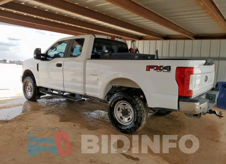 1FT7X2B68JEB42253 Photo# 2