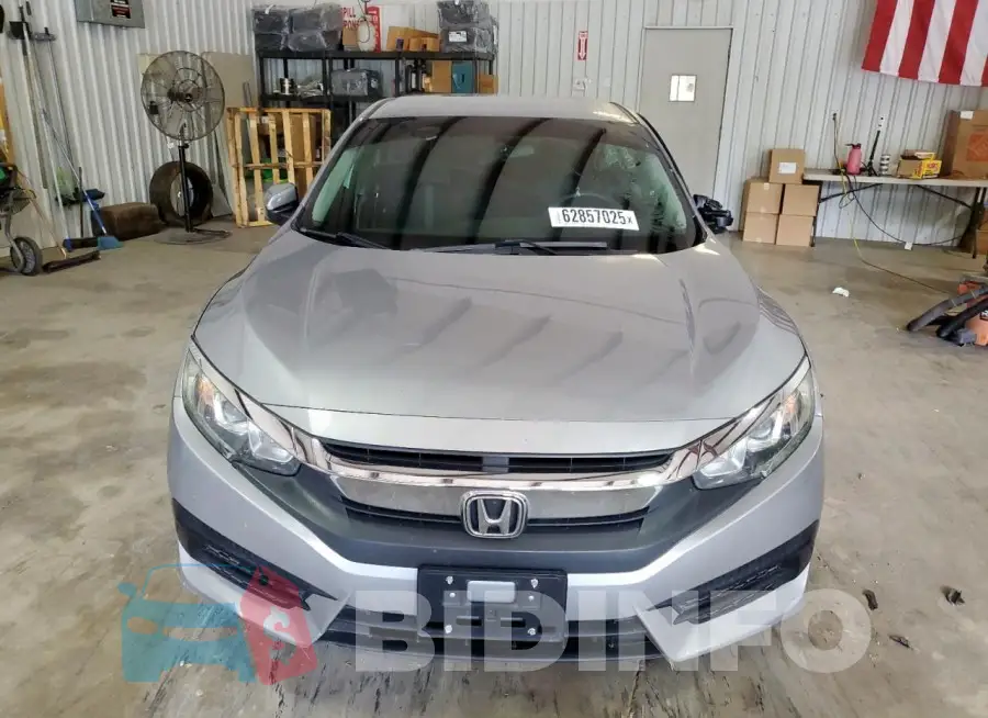19XFC2F5XHE082578 Photo# 5