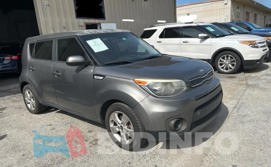 KNDJN2A2XH7498521 Photo# 1