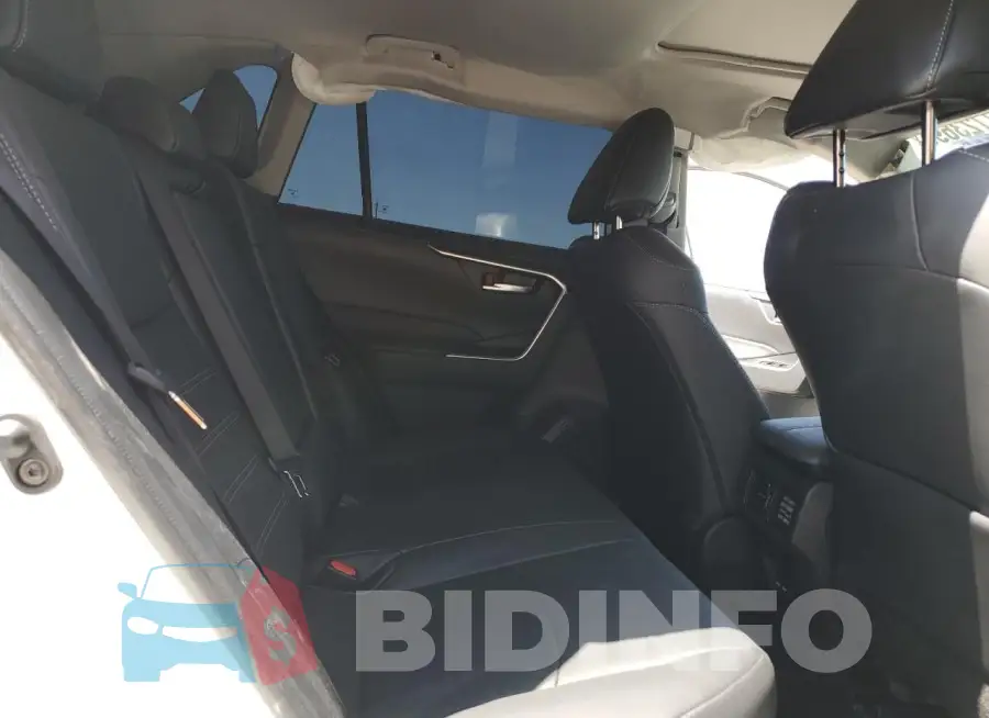 2T3C1RFV4SW388253 Photo# 11