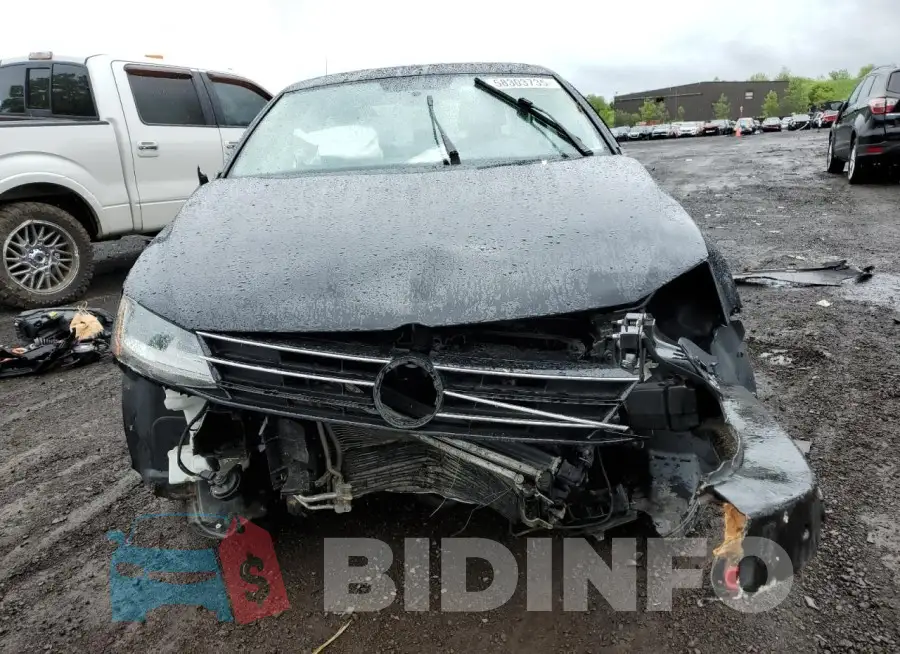 3VW2B7AJ7HM332025 Photo# 5