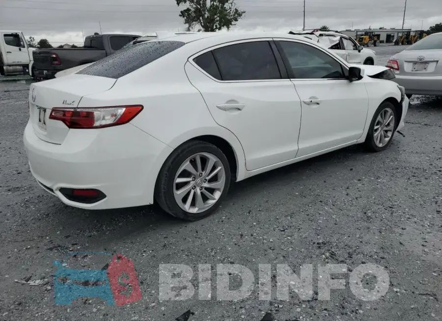 19UDE2F35JA002372 Photo# 3