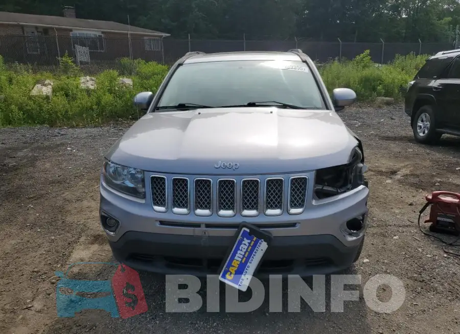 1C4NJDEB4HD128055 Photo# 5