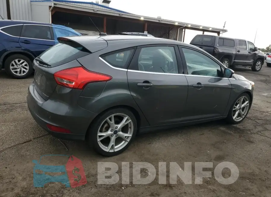 1FADP3N27GL329026 Photo# 3