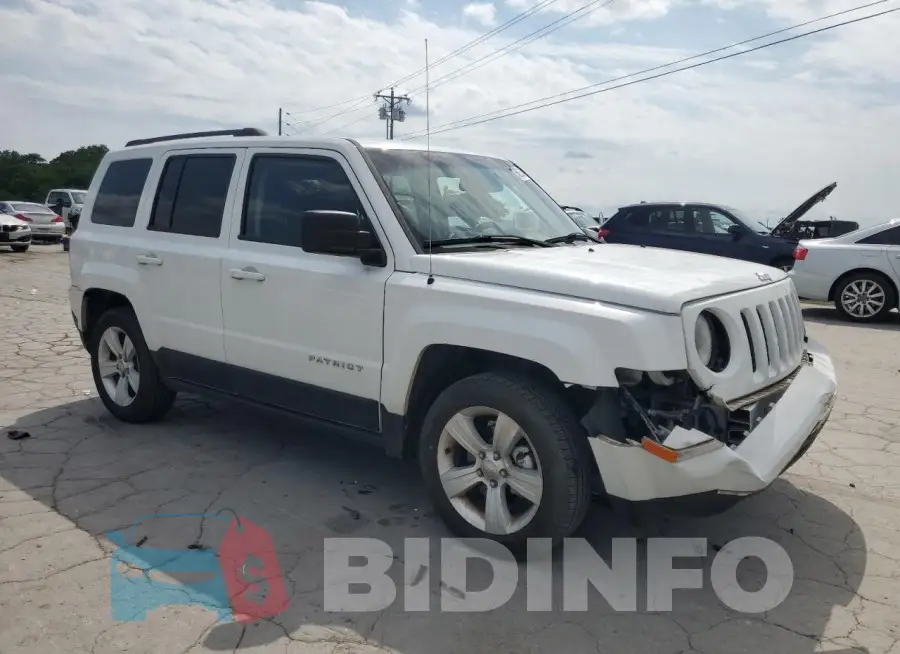 1C4NJPFB3GD526937 Photo# 4