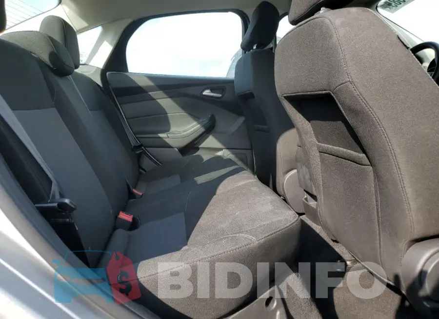 1FADP3F2XHL266018 Photo# 10
