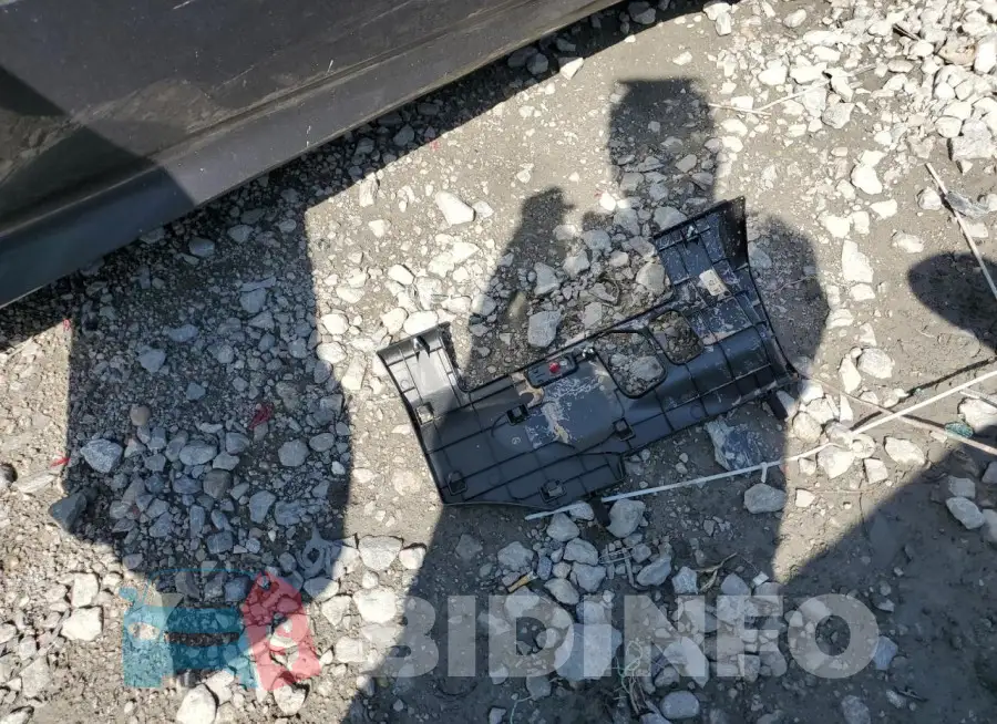 1HGCV1F13KA107143 Photo# 12