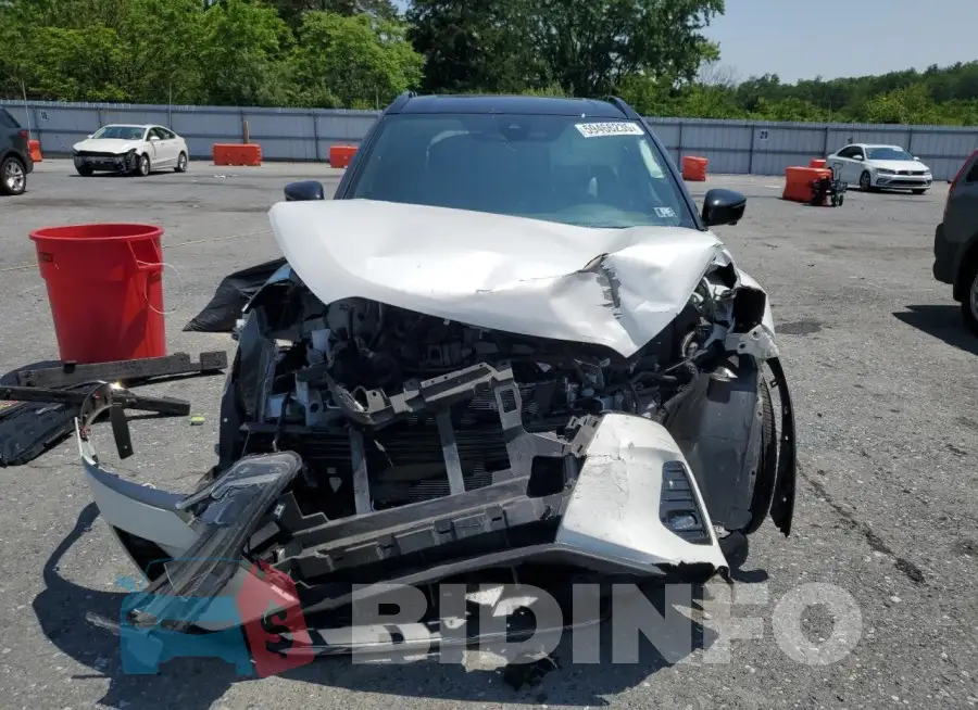 3N1CP5DV3PL521063 Photo# 5