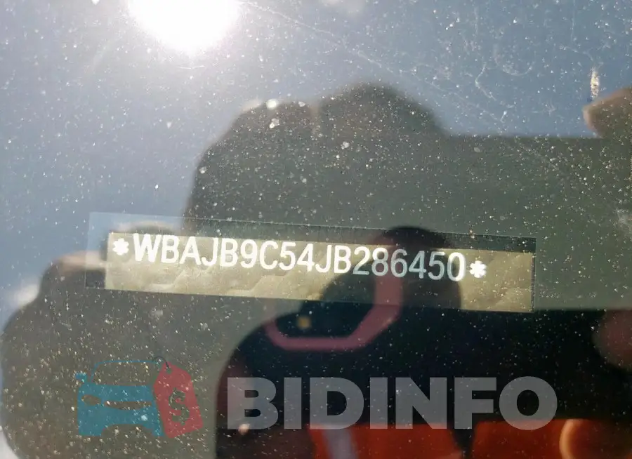 WBAJB9C54JB286450 Photo# 13
