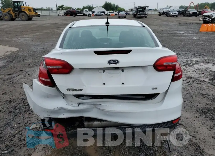 1FADP3F22GL260860 Photo# 6