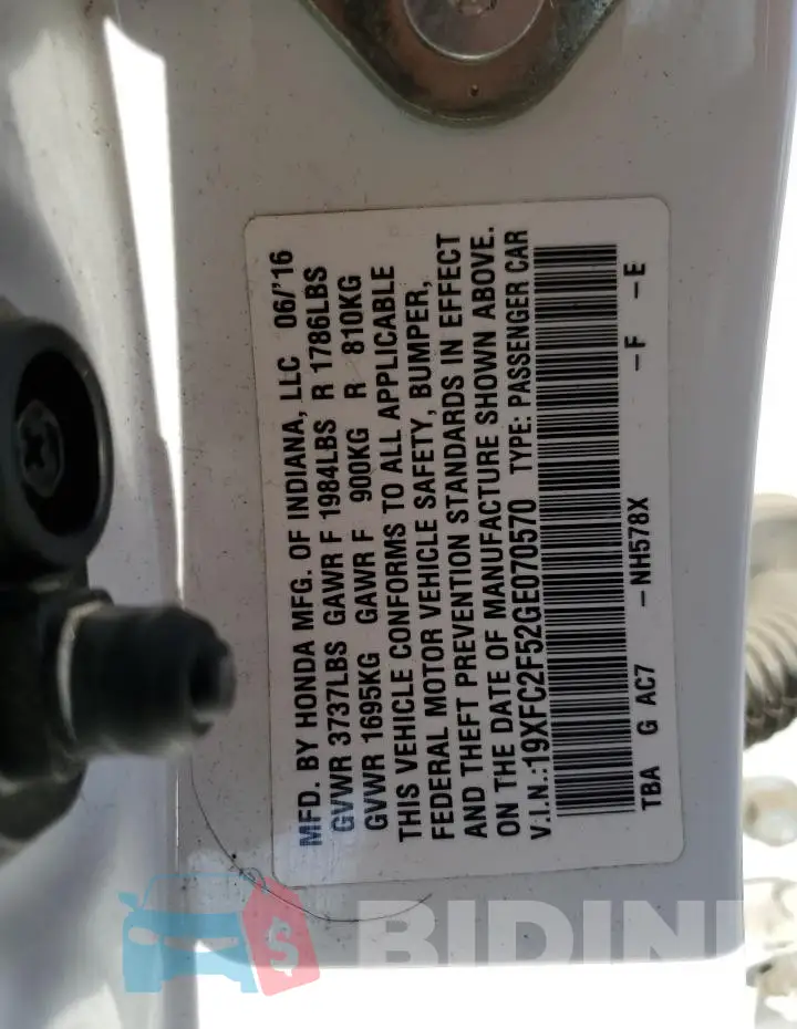 19XFC2F52GE070570 Photo# 12