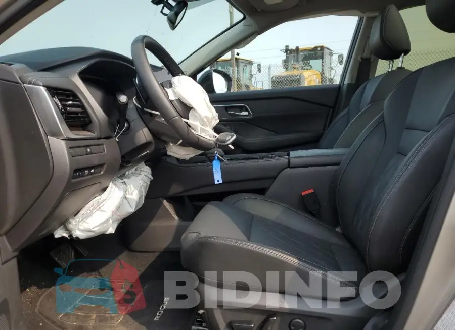 JN8BT3DD8RW450458 Photo# 7