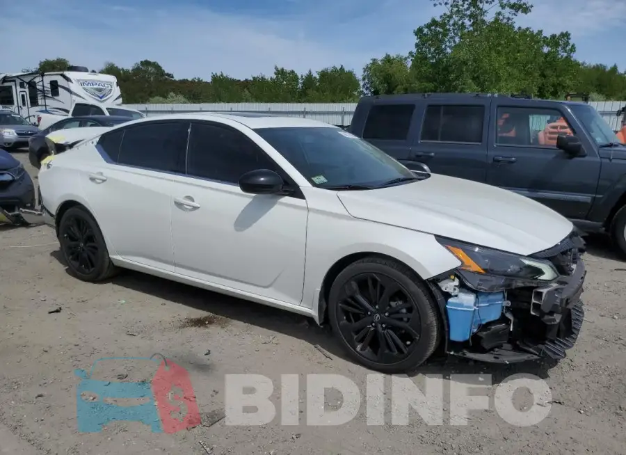 1N4BL4CV3PN340065 Photo# 4