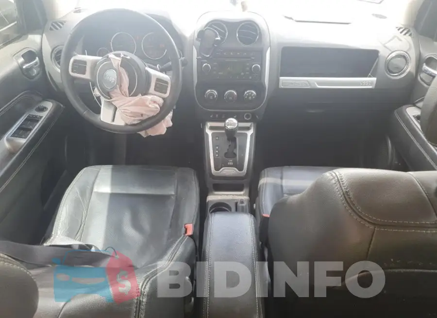 1C4NJDEB5HD171724 Photo# 8