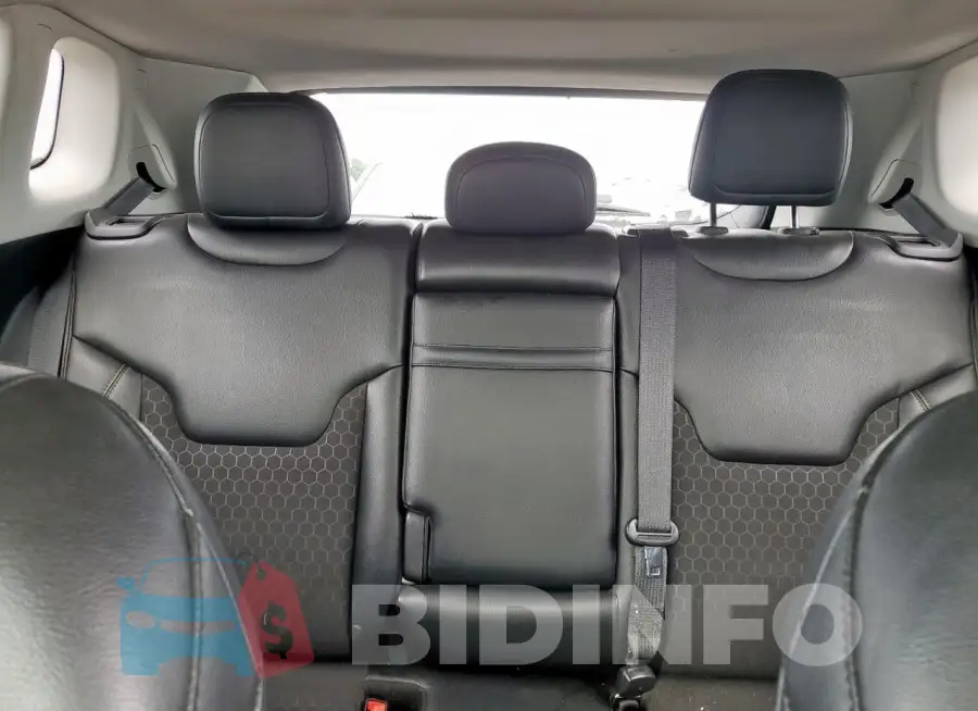 3C4NJDBB2JT313550 Photo# 10