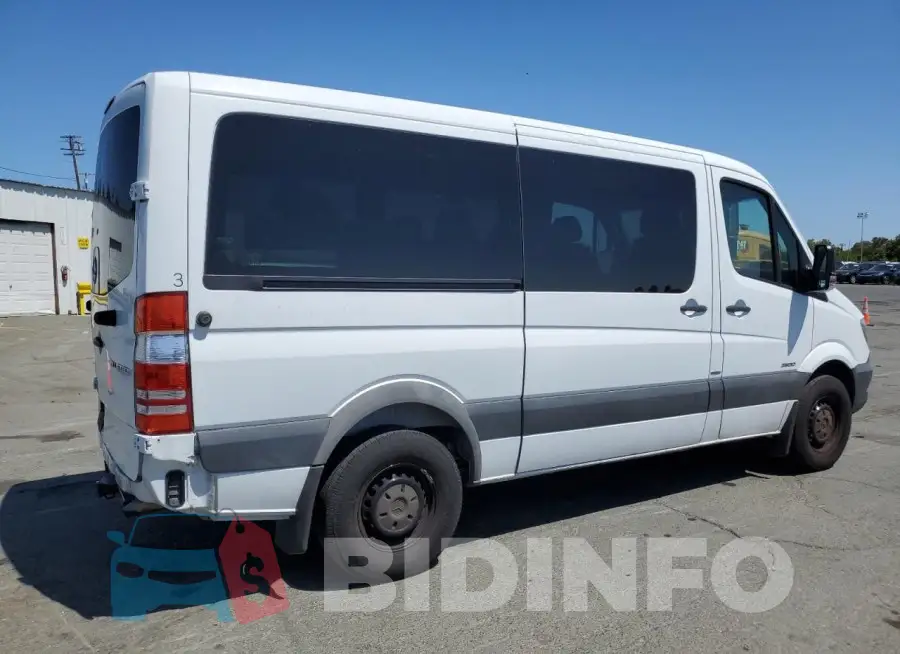 8BRPE7DD1GE123369 Photo# 3