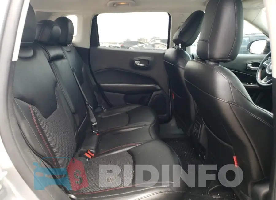 3C4NJDDB7LT171728 Photo# 11