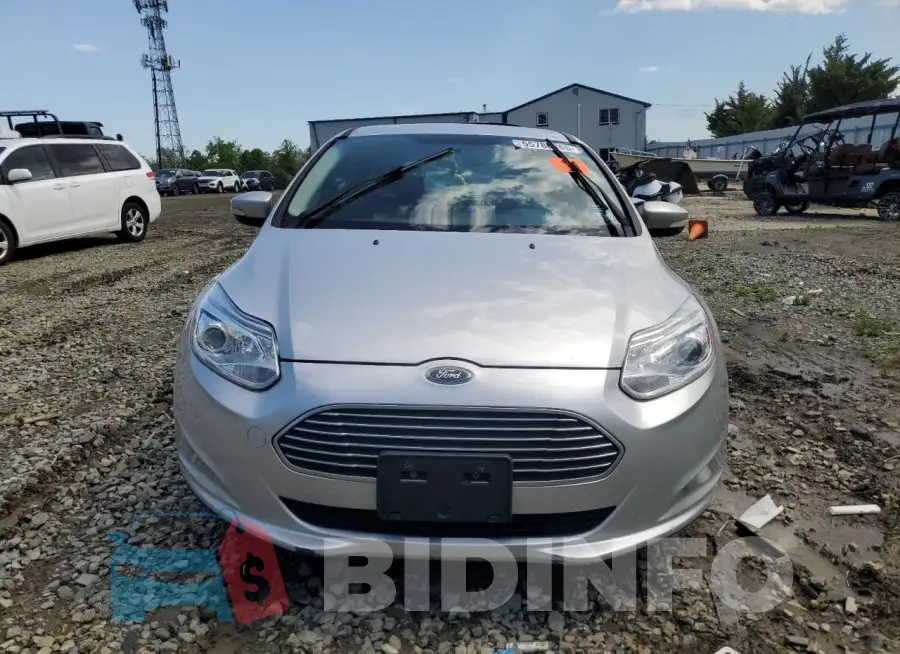 1FADP3R47JL225963 Photo# 5