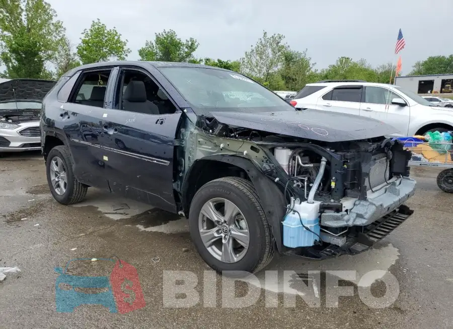 2T3P1RFV1RW428106 Photo# 4