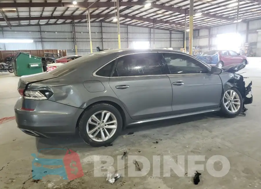 1VWSA7A38LC008225 Photo# 3