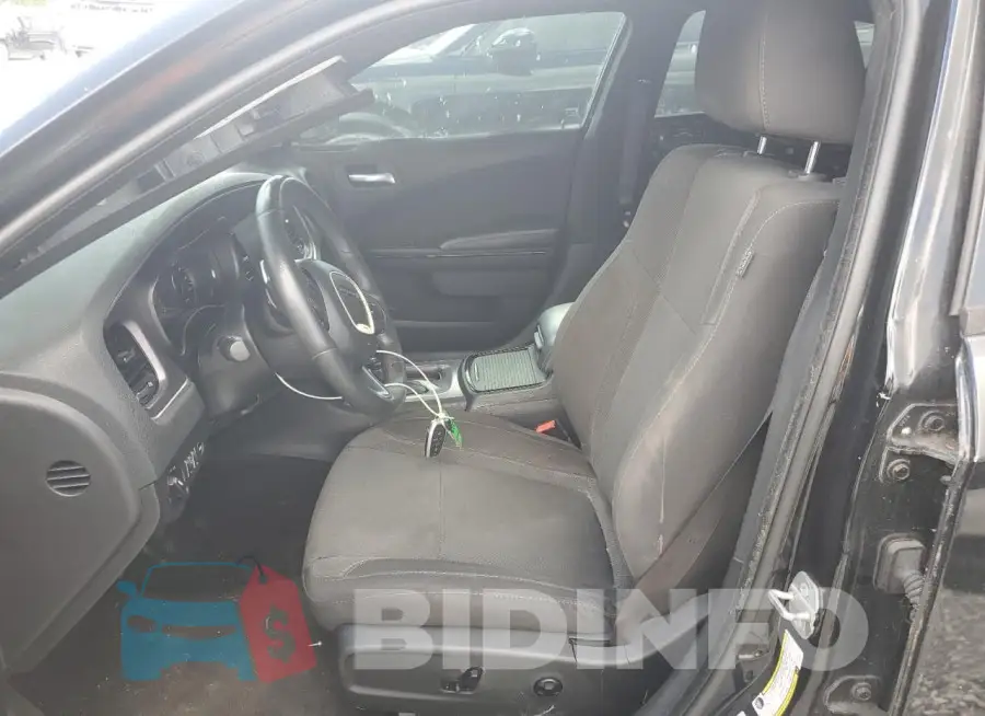 2C3CDXCT1GH112932 Photo# 7