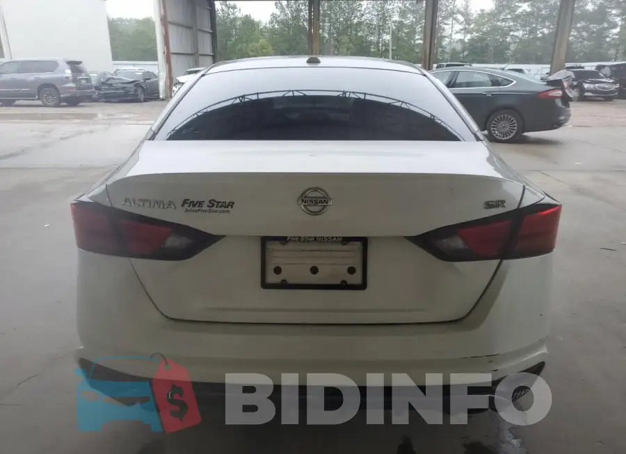 1N4BL4CV7KC135501 Photo# 6