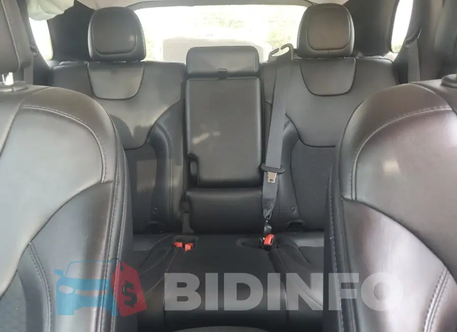 1C4PJLLB6KD404071 Photo# 10