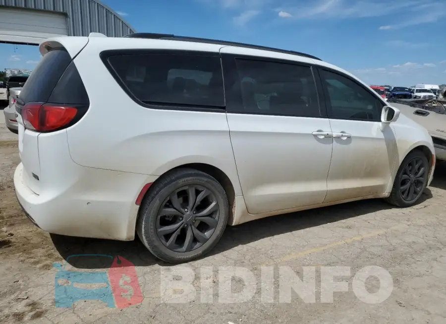 2C4RC1EG5JR352427 Photo# 3