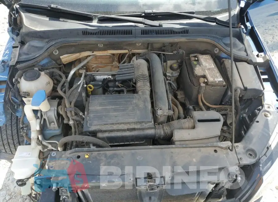 3VW2B7AJ0JM240051 Photo# 11
