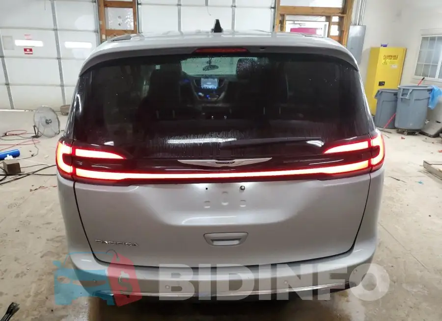 2C4RC1BG3RR173092 Photo# 6