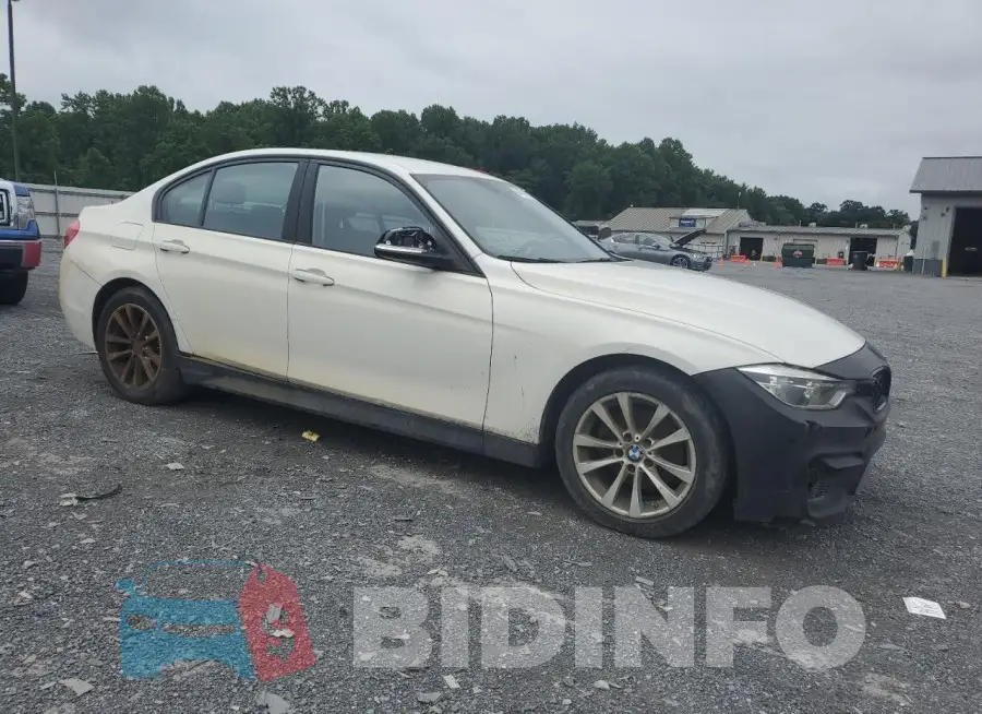 WBA8E5G5XJNU46886 Photo# 4