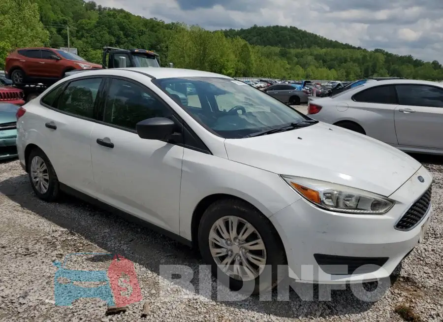 1FADP3E28GL394547 Photo# 4
