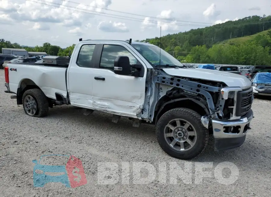 1FT7X2BA7PEC78466 Photo# 4