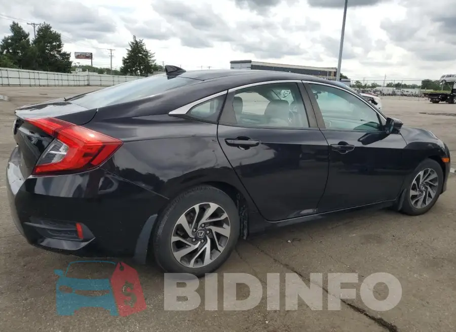 19XFC2F72HE021937 Photo# 3