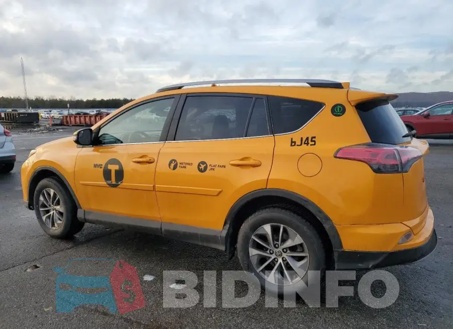 JTMRJREV0HD095435 Photo# 2