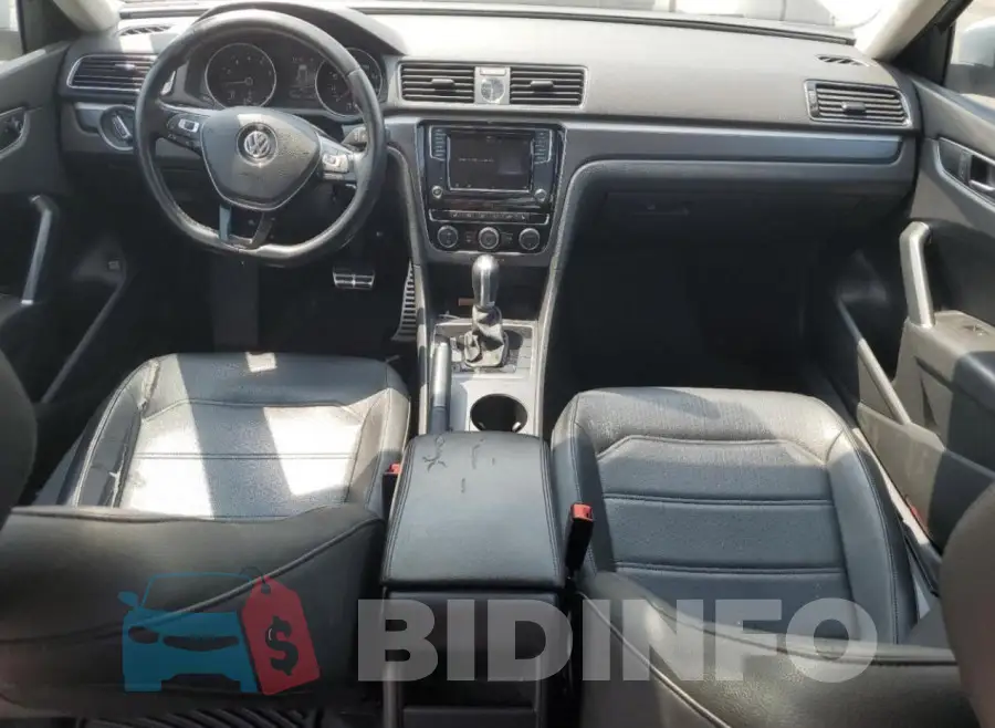 1VWDT7A38HC082917 Photo# 8