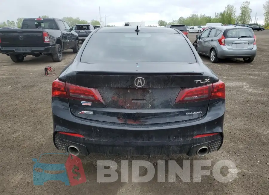 19UUB3F82JA800564 Photo# 6