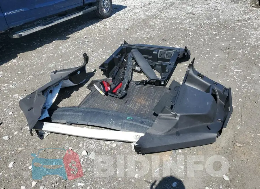 3GKALTEV1JL252771 Photo# 13