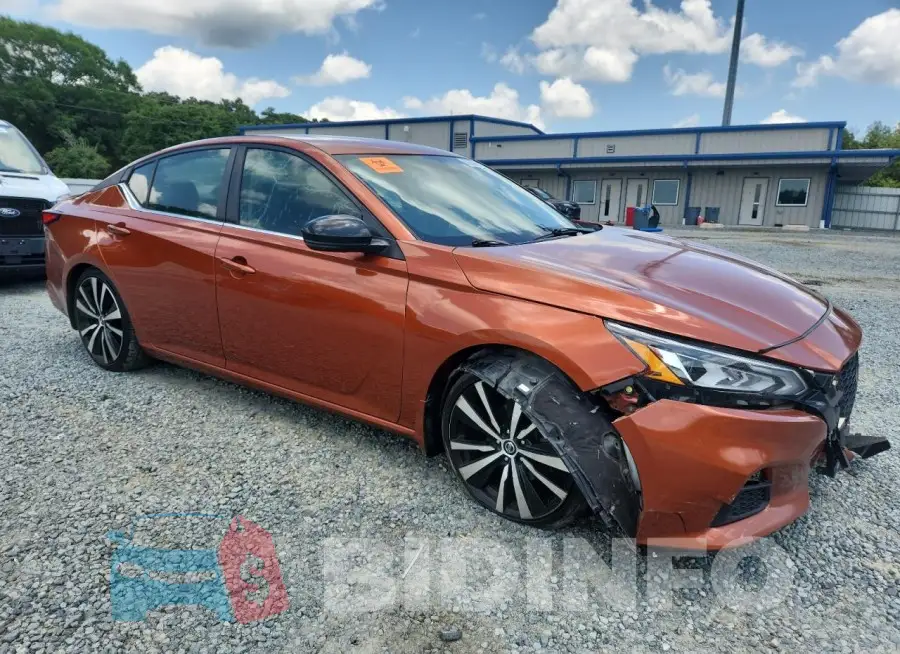 1N4BL4CV5KC211586 Photo# 4