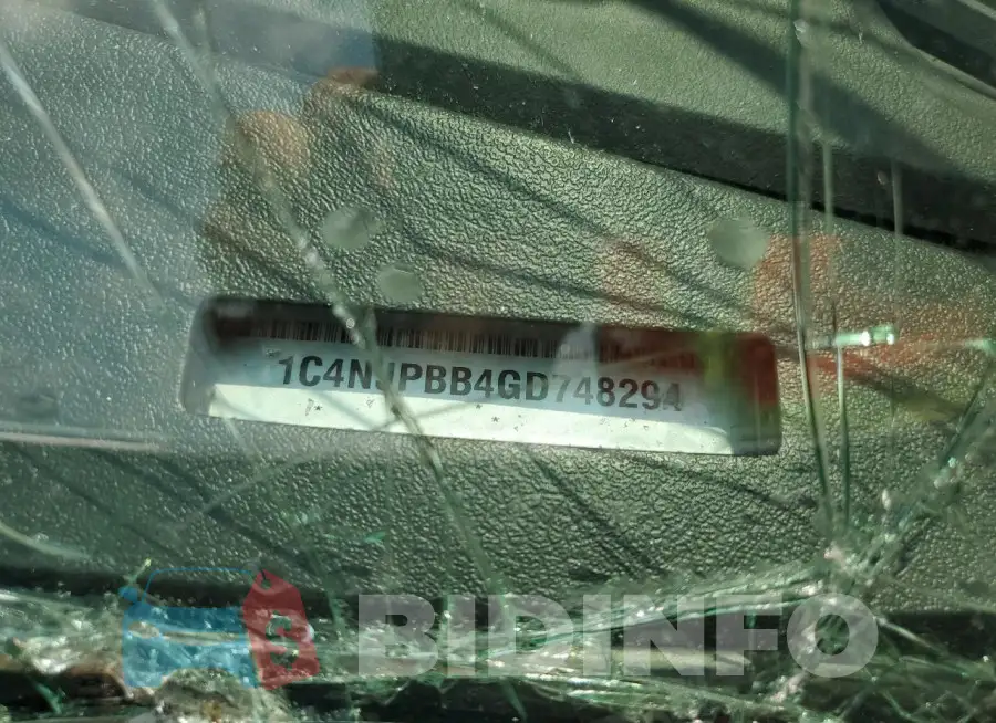 1C4NJPBB4GD748294 Photo# 14