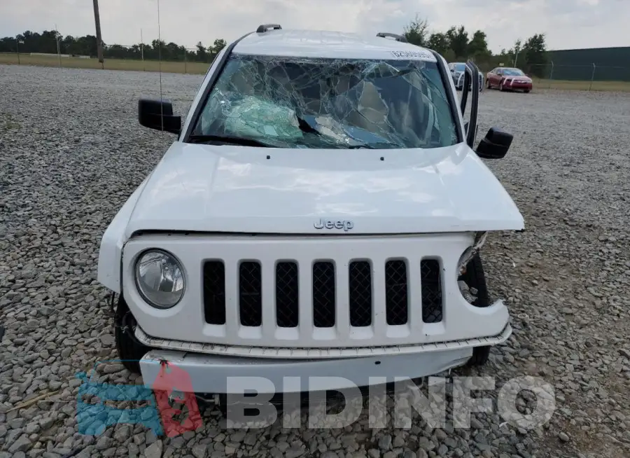 1C4NJPBB4GD748294 Photo# 5