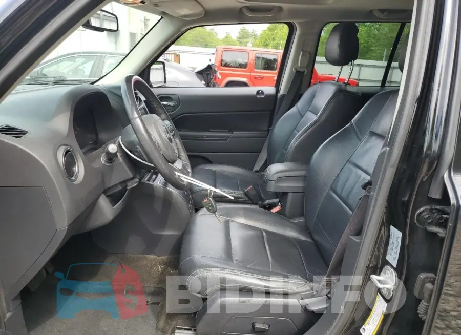 1C4NJRFB5HD181553 Photo# 7