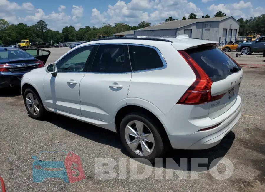 YV4L12RK2N1032523 Photo# 2